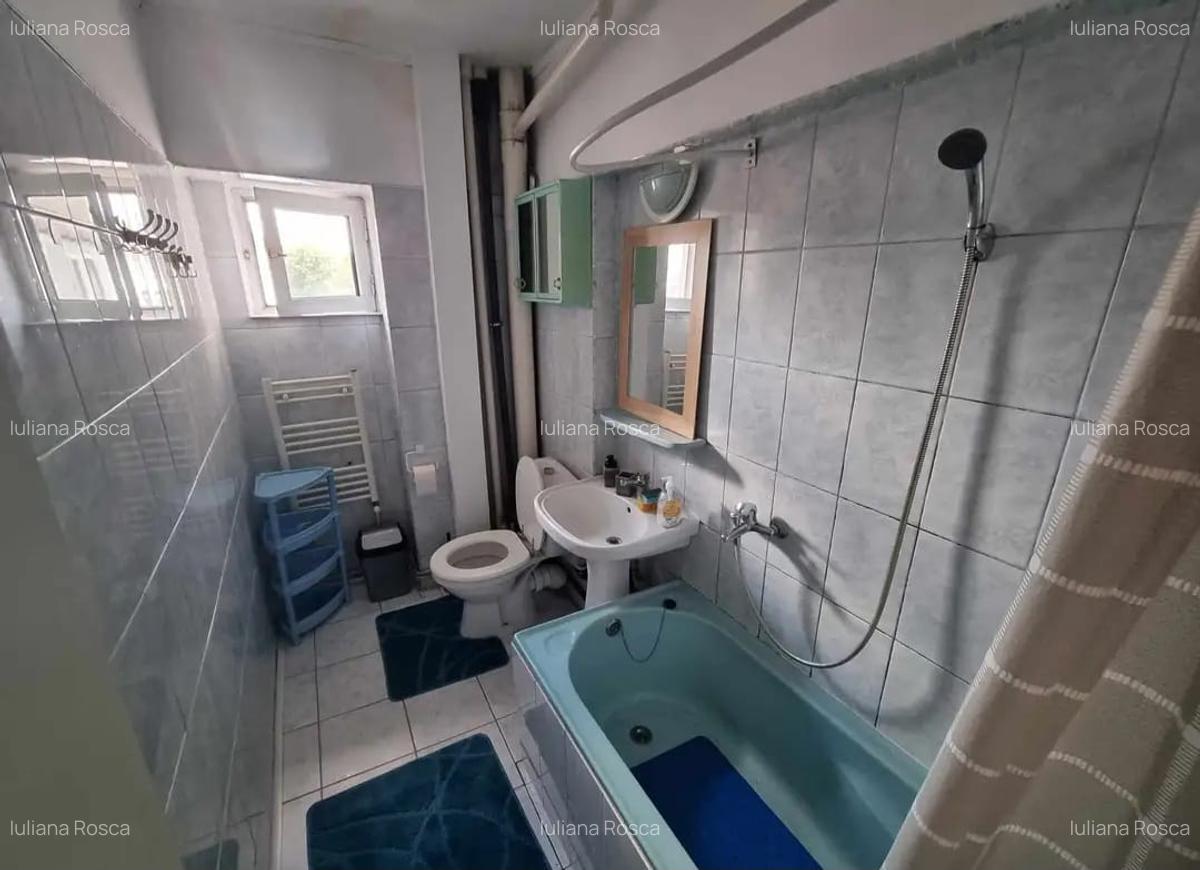 Apartament cu 3 camere decomandat în Podu Roș - 5