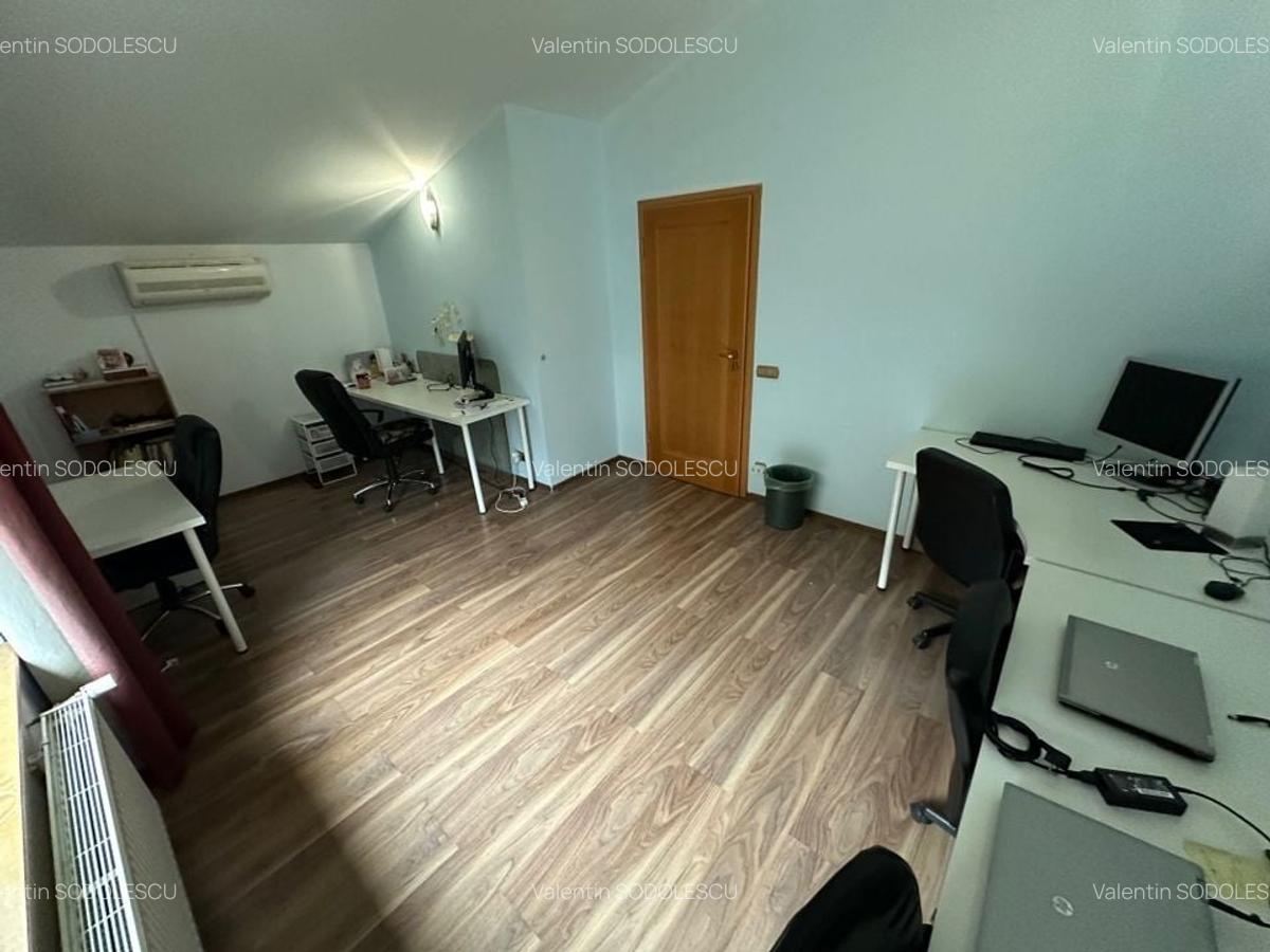 Casă / Vilă cu 6 camere în zona  Calea Aradului - 35