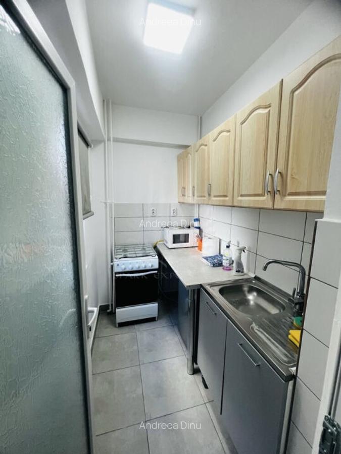 //GARSONIERA//ULTRACENTRAL// - 6