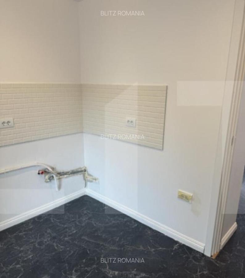Apartament cu 3 camere, decomandat, 72 mp, zona Pia?a Mare - 6