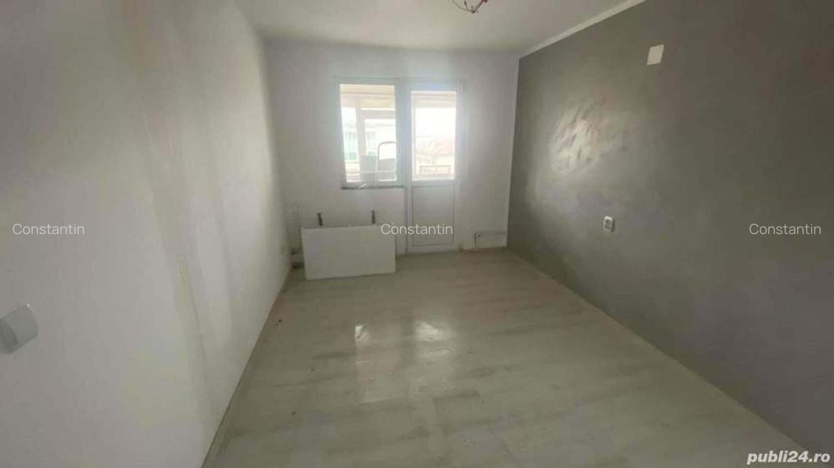 Vand apartament 2 camere, et4, bl N3. Pret 35000 - 4