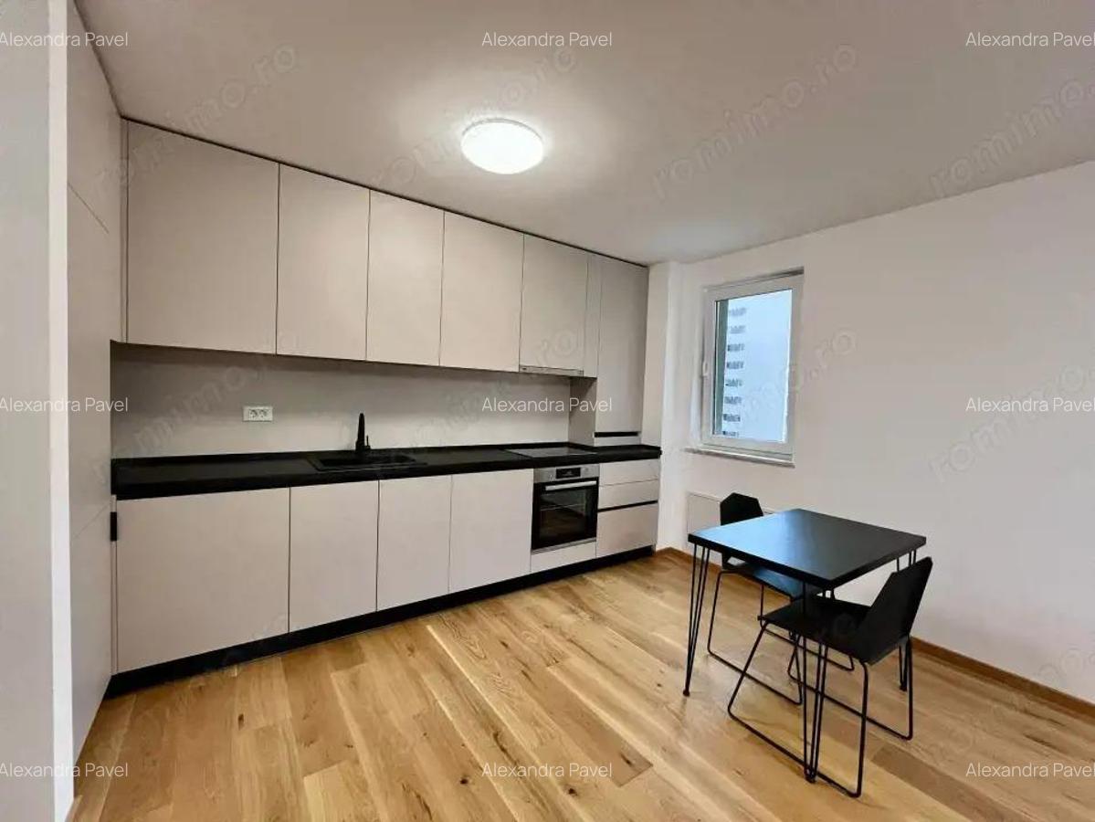 Studio modern in Urban Plaza - 2