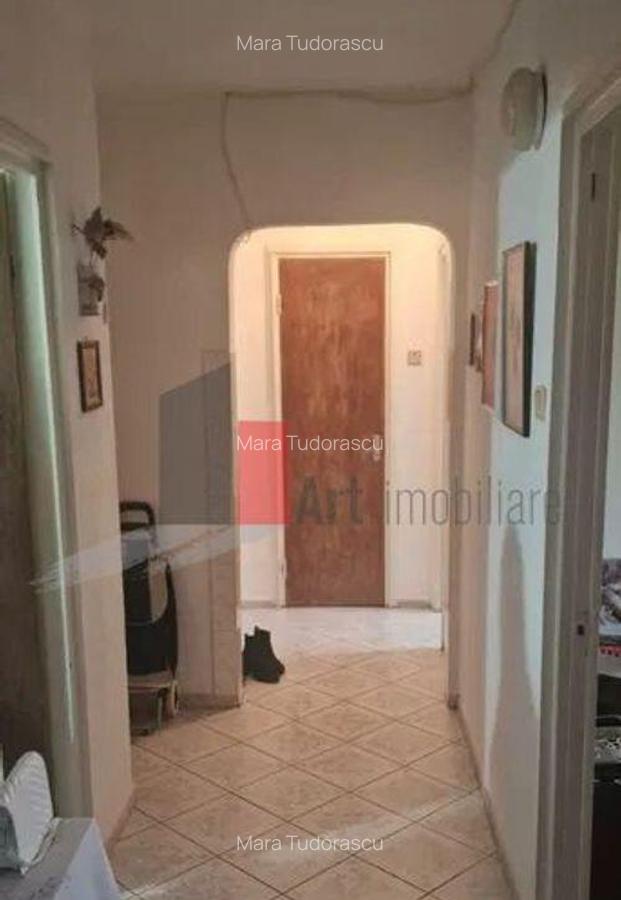Vanzare apartament 2 camere ?os. Olteni?ei - Pia?a Su... - 2
