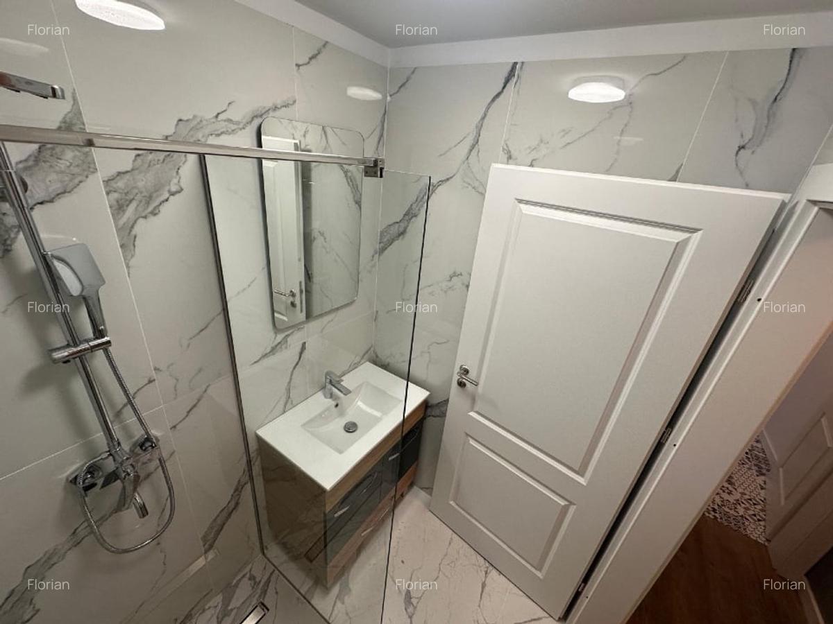 Vand apartament 2 camere, decomandat, zona centrala f linistita! - 12