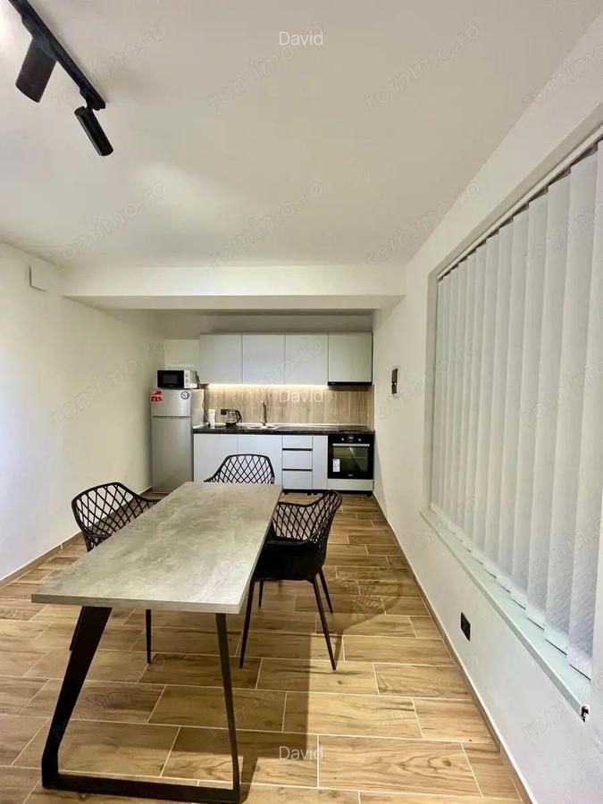Ofer spre inchiriere garsoniera in zona 13 Septembrie - 2