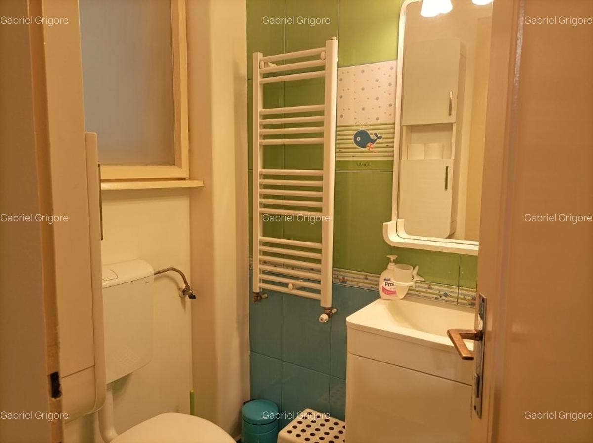 Apartament cu 3 camere semidecomandat, mobilat în Central - 13
