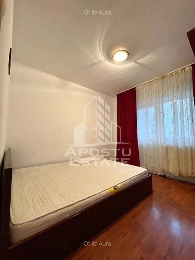 Apartament cu 4 camere,decomandat in zona Lipovei - 3