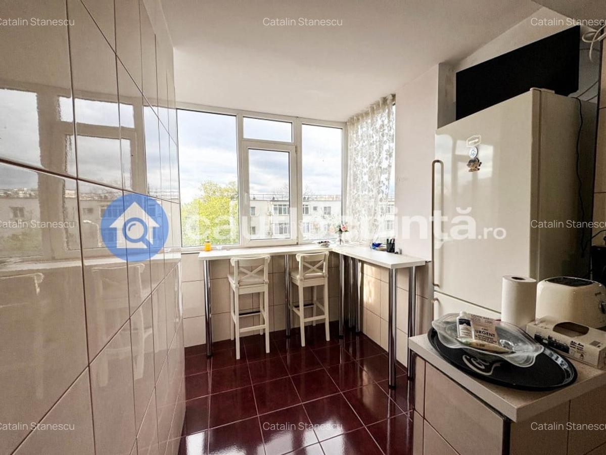 Apartament cu 2 camere decomandat în Baba Novac - 9