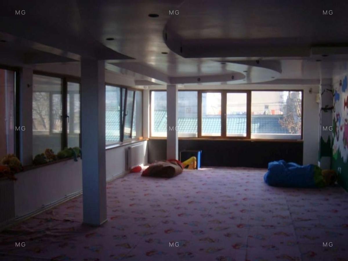 Birou 74 m2, modern , luminos, central, locuri parcare, cladire birouri - 11