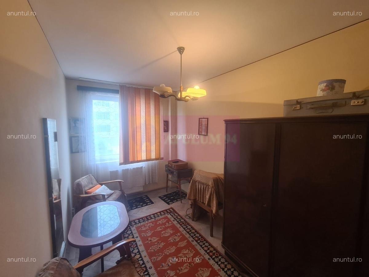 Apartament cu 3 camere de vanzare in Campina - Zona Scoala Centrala - 5
