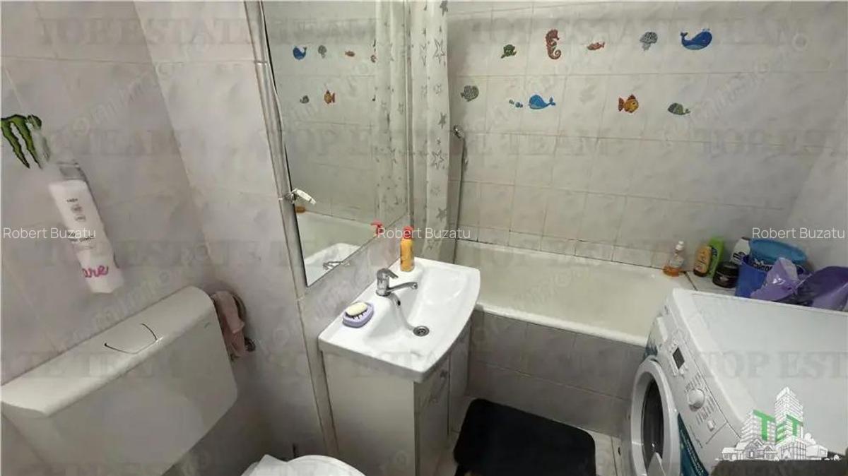 Apartament 3 camere 2 bai bloc 1984 zona metrou 1 Decembrie 1918 - 7