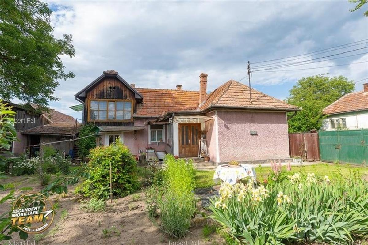 Casa traditionala, cu teren generos de 534 mp, Targu Secuiesc - 2
