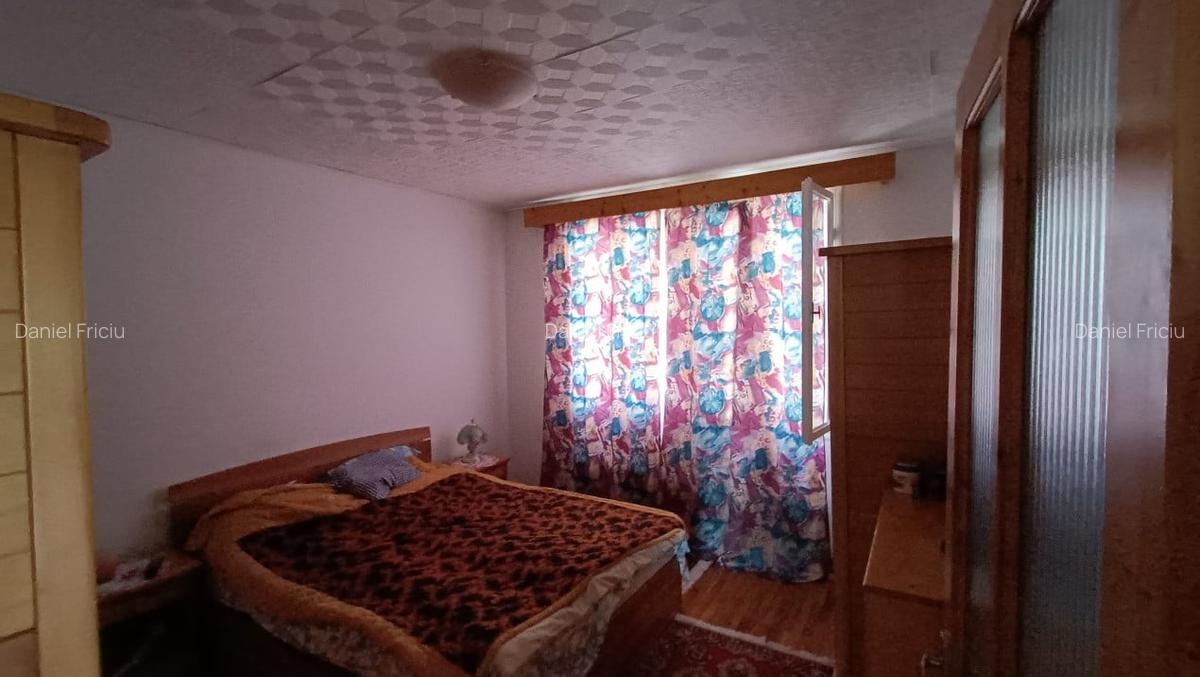 Casa de vanzare - complex imobiliar - 9