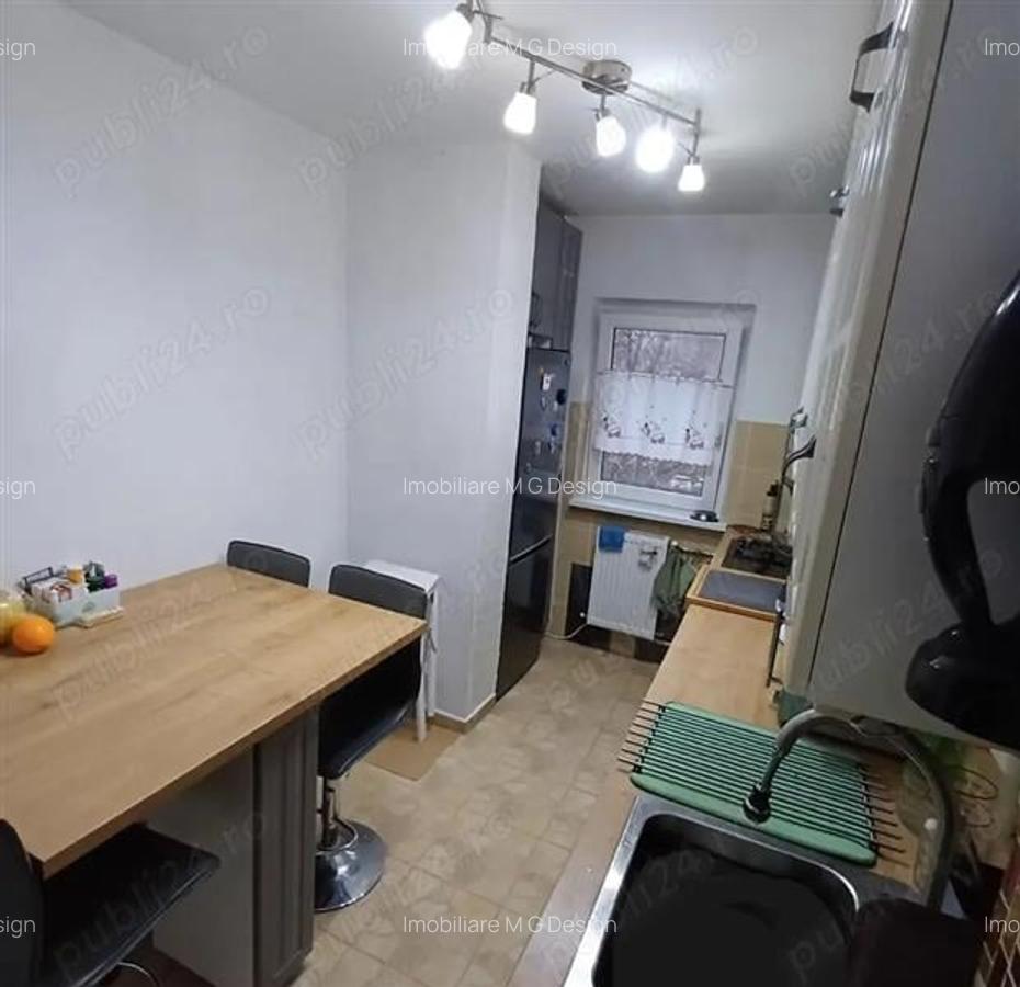 Apartament cu 4 camere decomandat în Girocului - 1