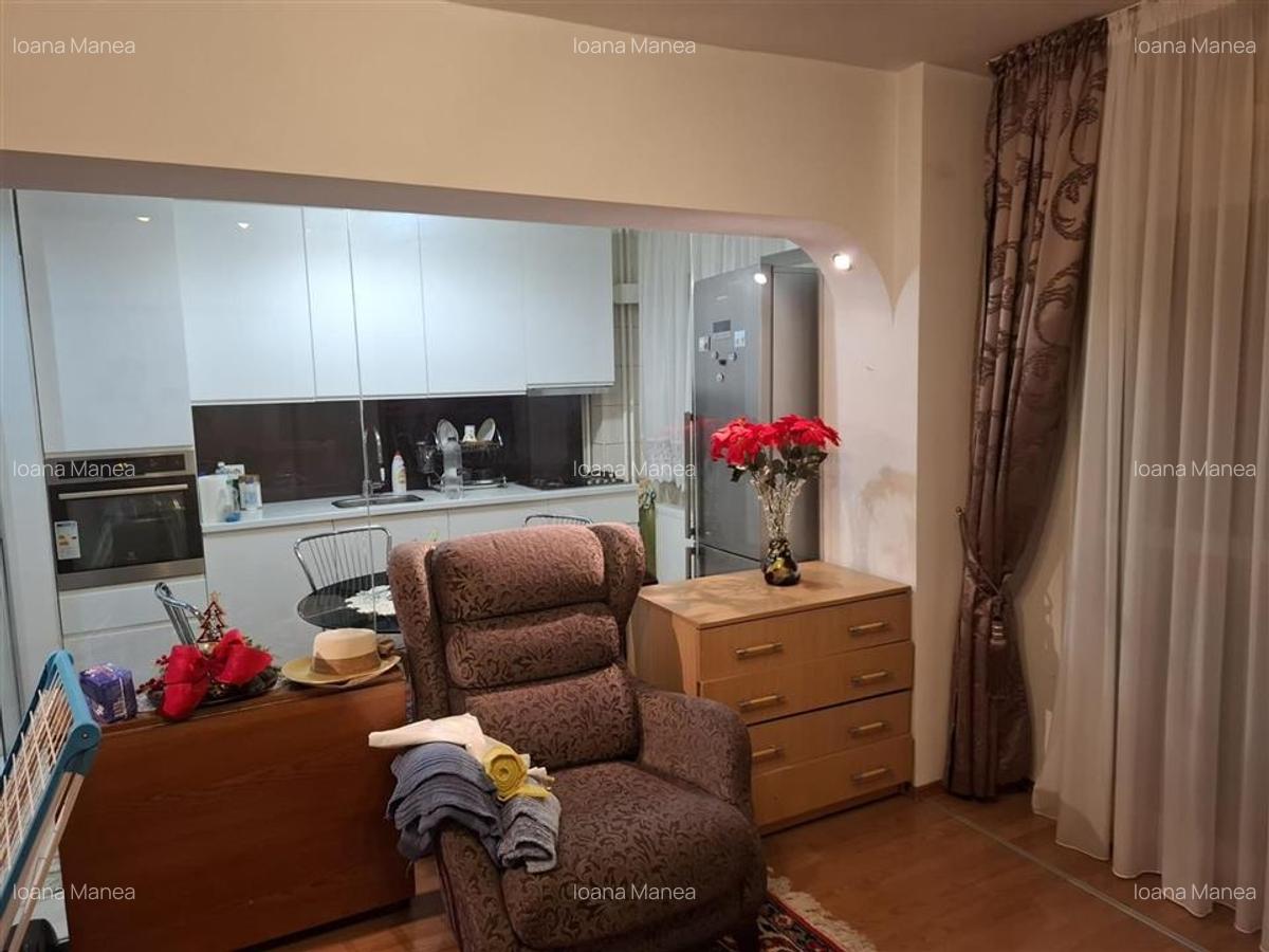 Vanzare apartament 2 camere | Iulia Hasdeu | et 3 | renovat | 55 mp utili | Bloc - 3