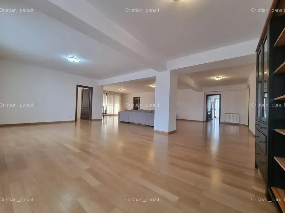 Apartament cu 5 camere decomandat în Kiseleff - 1