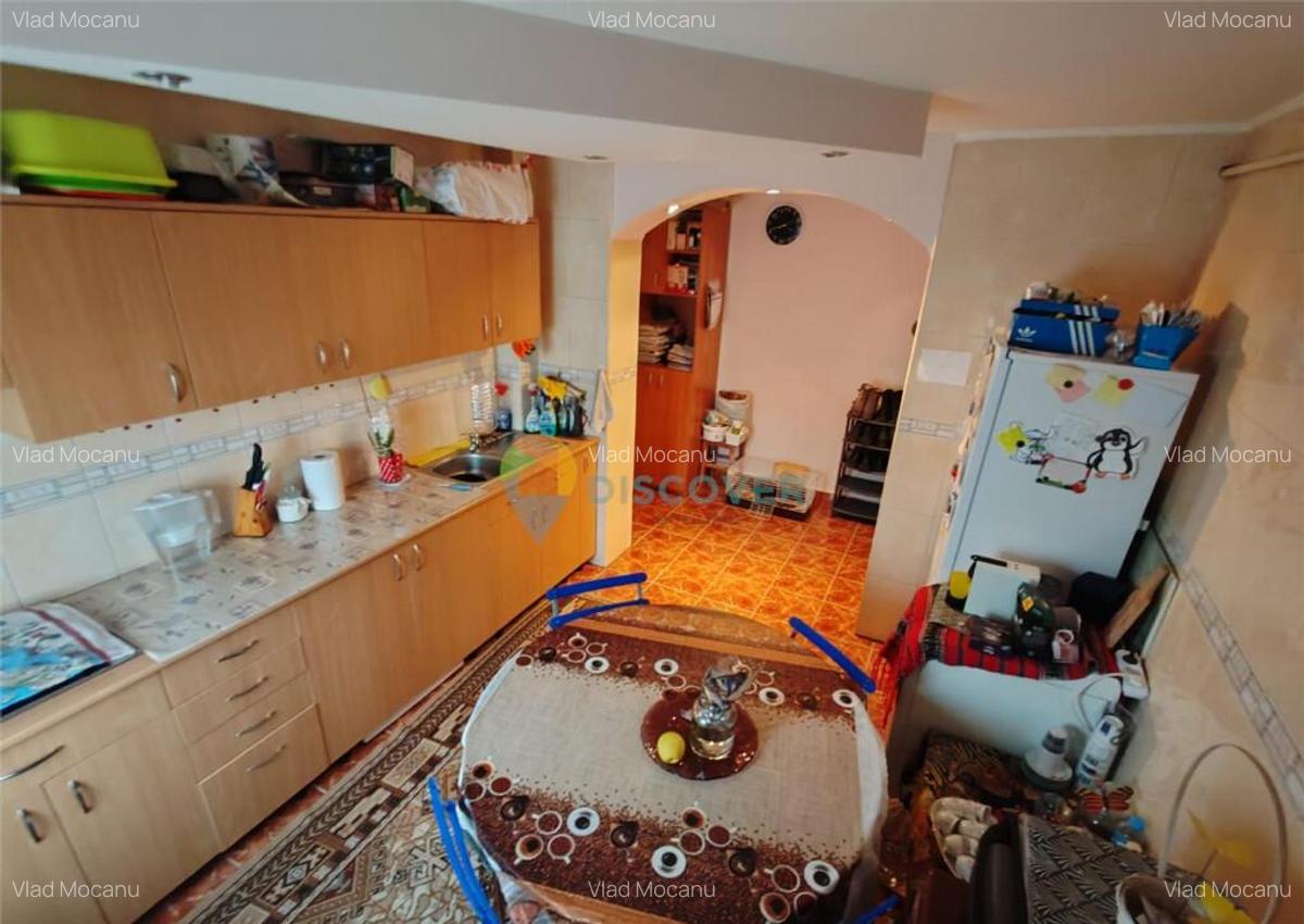 Zona Mioritei , 2 Camere Decomandate ,Bucatarie Spatioasa , - 4