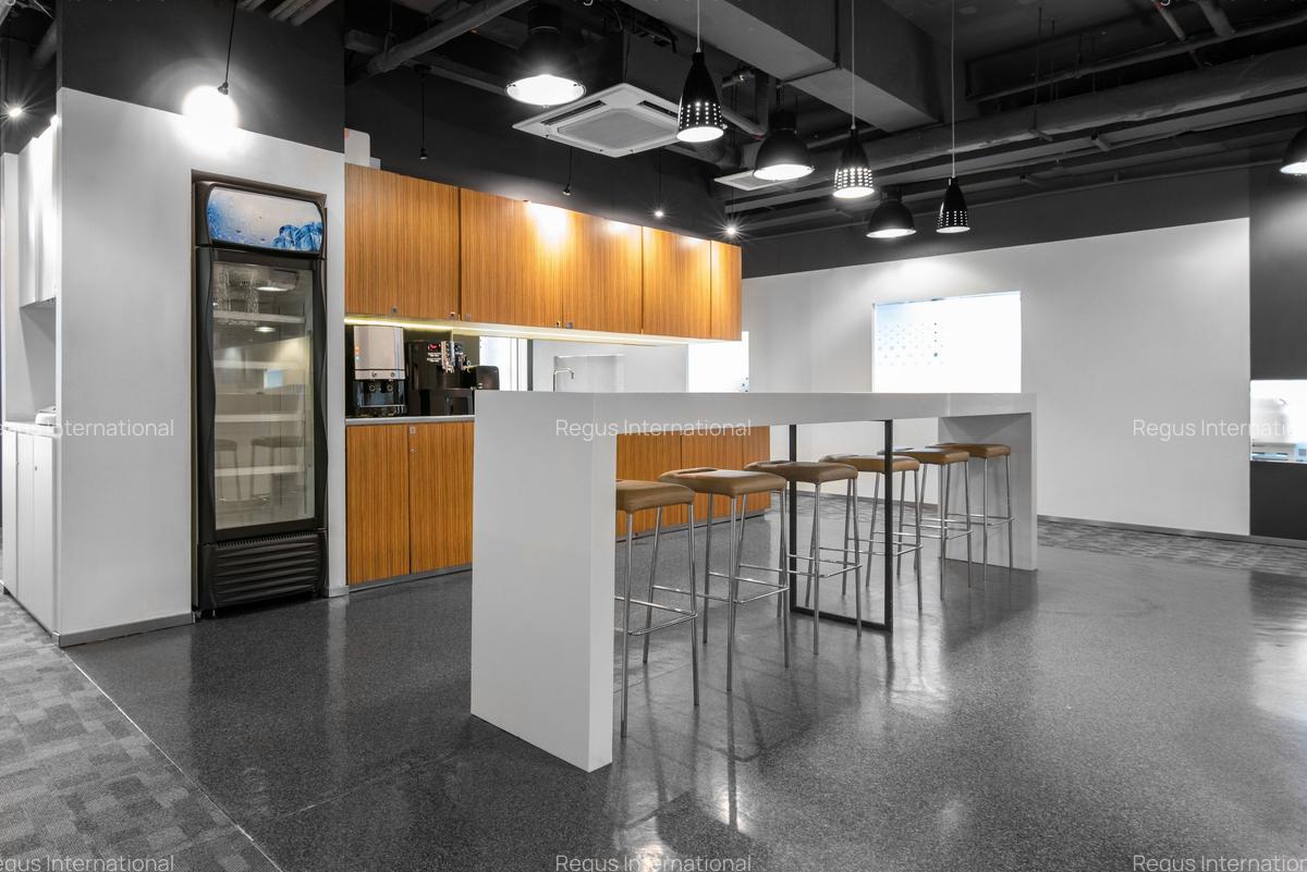 Spațiu de birou privat pentru 3 persoane în Regus Vox Technology Park - 10