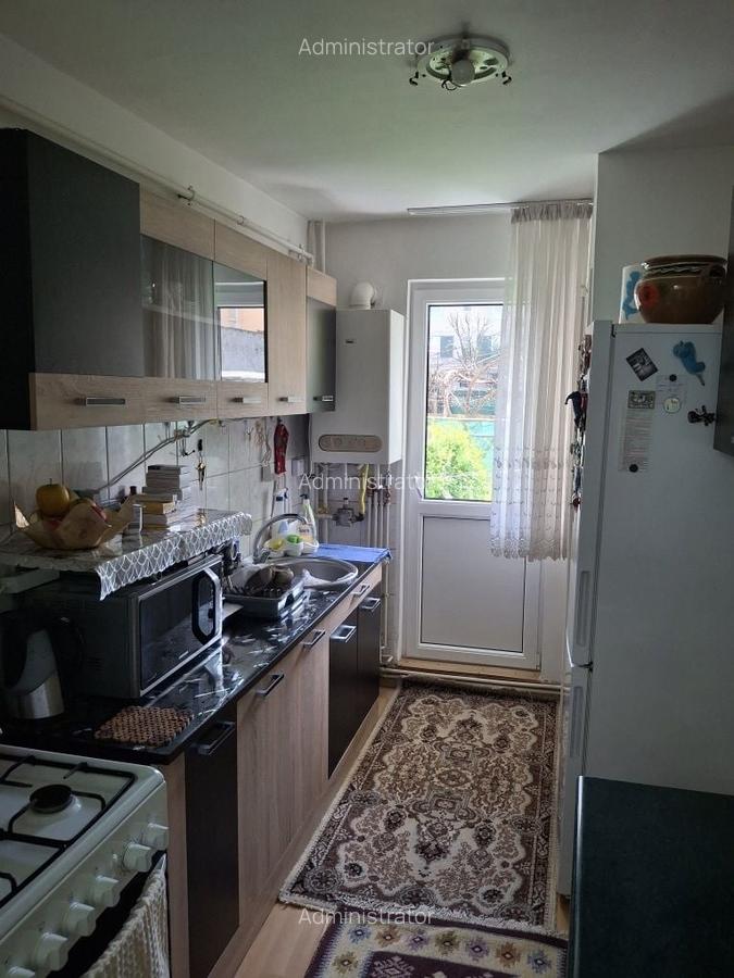 Apartament 2 camere Tractorul,decomandat,84000 Euro neg - 2