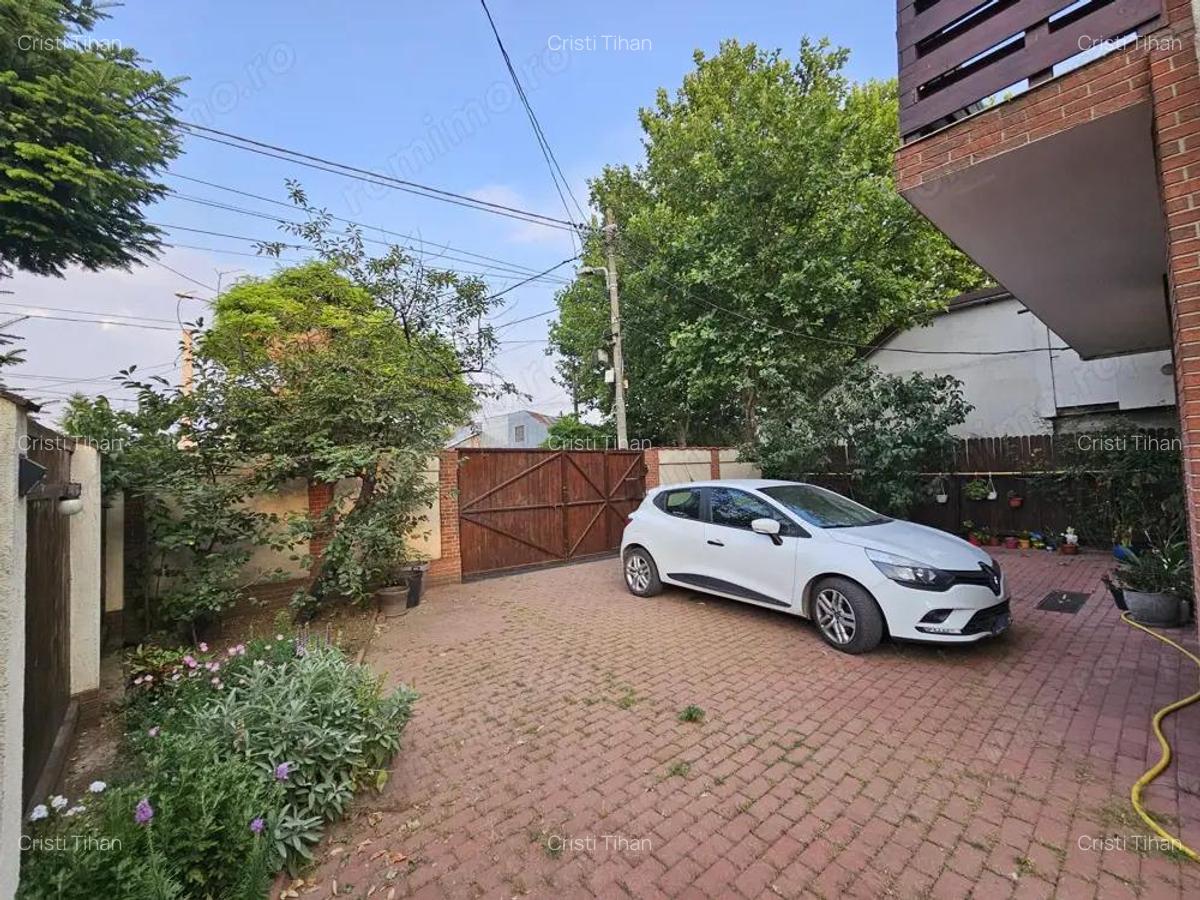 Casa 300mp utili- teren 550mp Sector 4 - Luica Giurgiului Piata Resita - 8