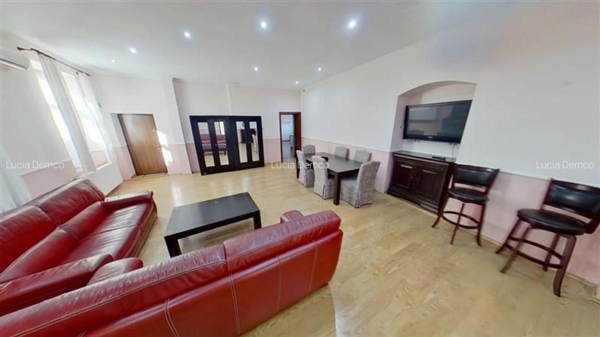 Apartament cu 4 camere decomandat, mobilat în Central - 1
