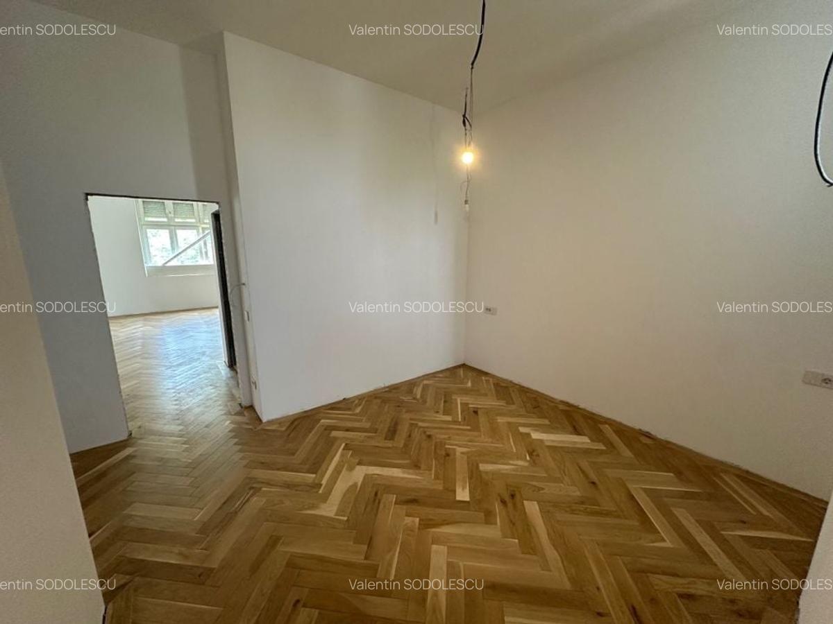 Apartament renovat în clădire istorică - are garaj - 12