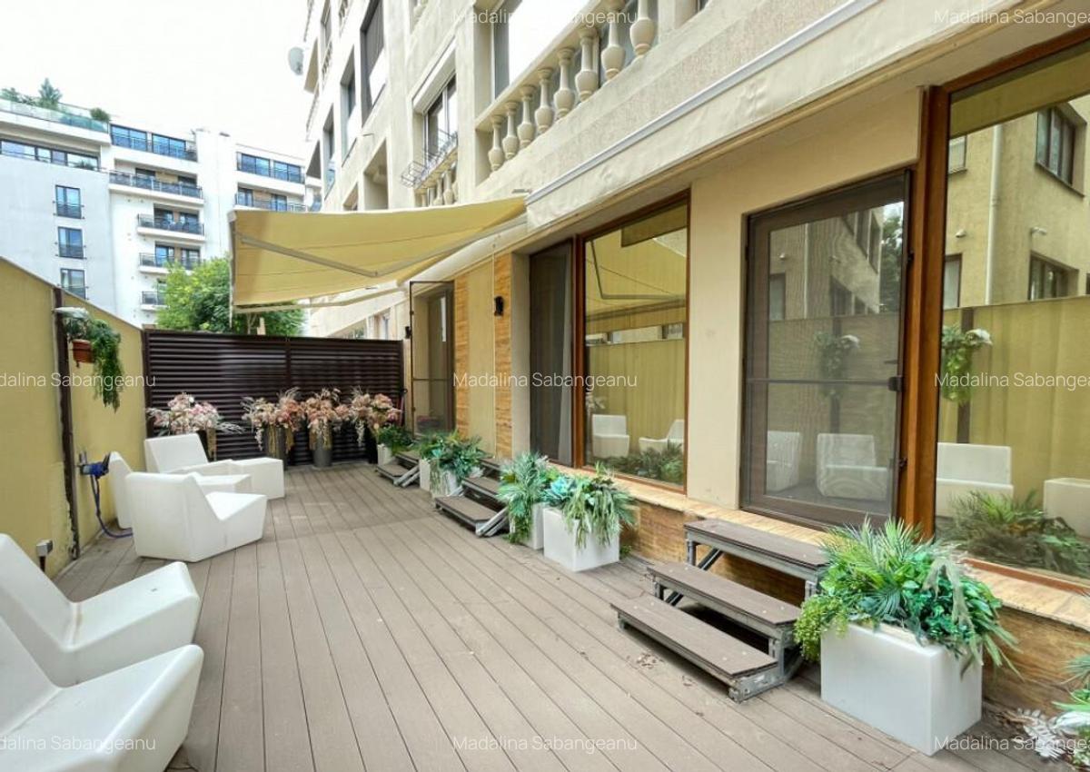 Apartament de 3 camere ?i curte privata - Parcare subteran - 1