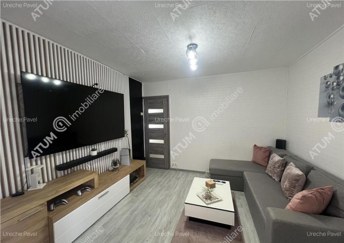 Apartament cu 3 camere decomandate si balcon etaj 2 zona Vas - 9