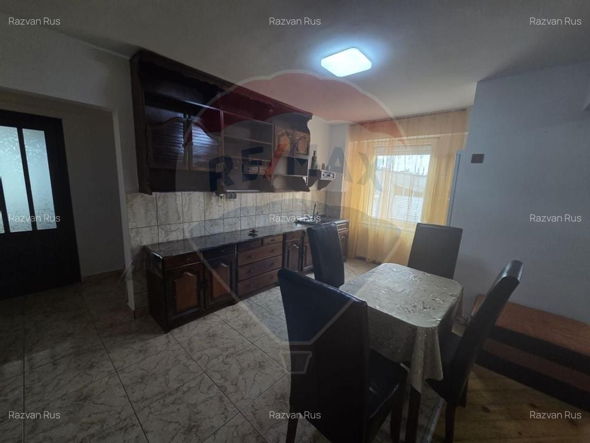 Apartament cu 3 camere in centru orasului Salonta - 4