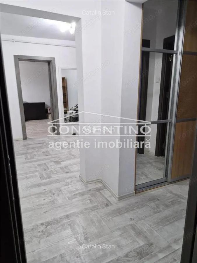 Se vinde apartam . cu 3 camere , Micro III , etaj 3, liber - 5