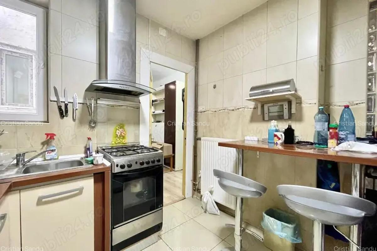 De vanzare apartament pe doua nivele in vila zona Mall Vitan - 9