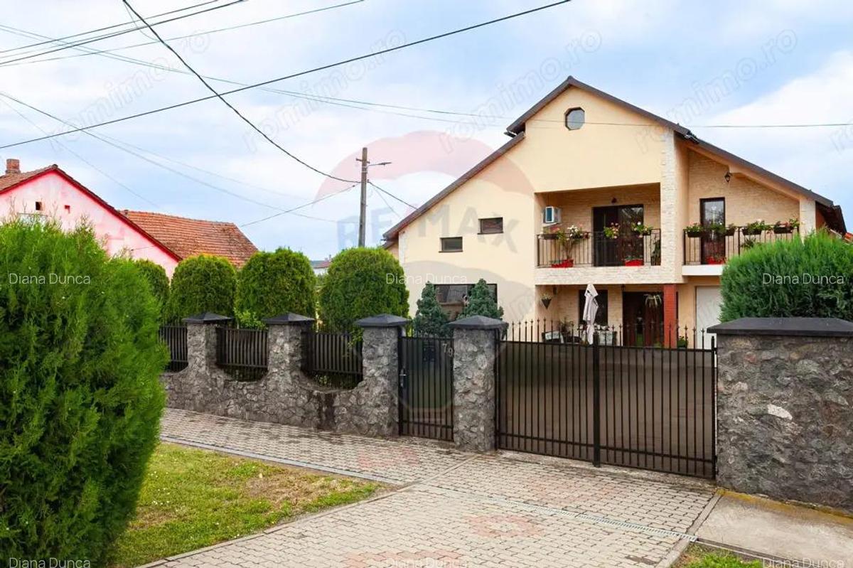 Casa primitoare de vanzare in localitatea Lipova - 3