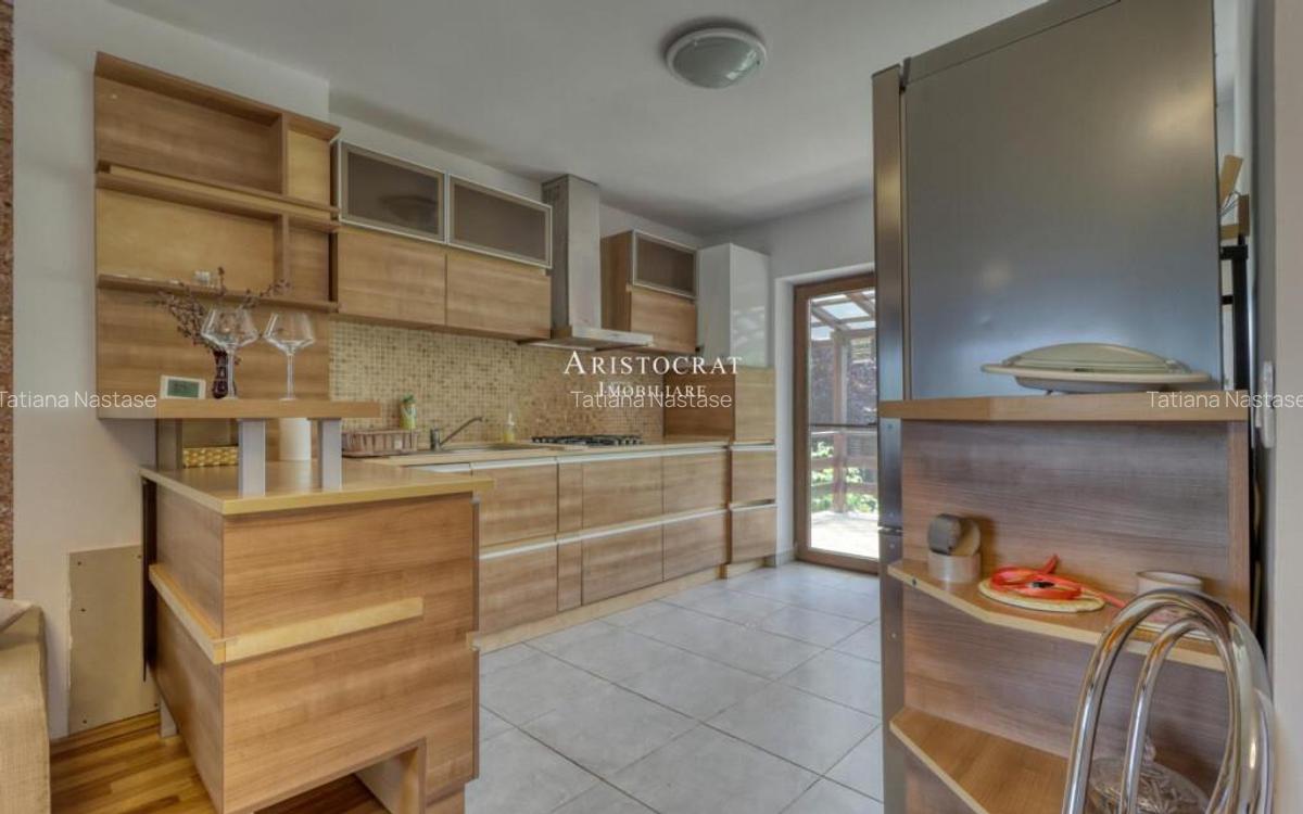 Vanzari Case / Vile Ostratu - proximitatea lacului - 3