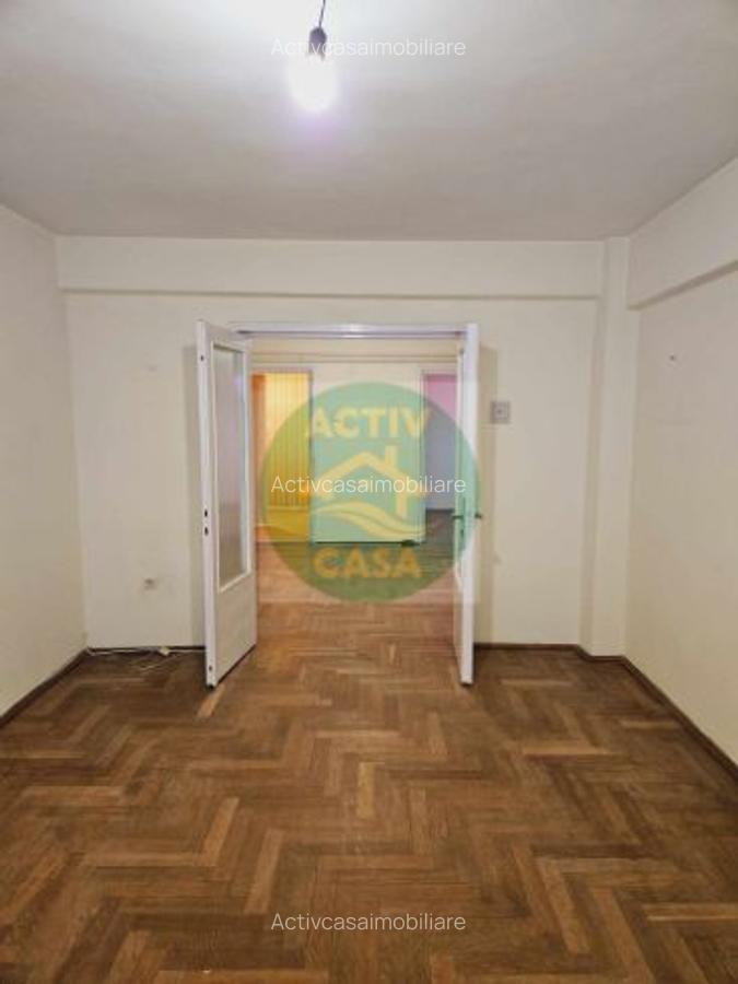 Apartament 3 camere, model deosebit, Roman Neamt - 4