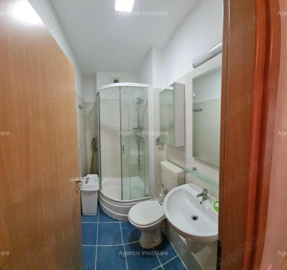 Garsoniera,parcare, Quadra 2, metrou Lujerului sau Petrache Poenaru,Politehnicii, str Fabricii, 26 - 3