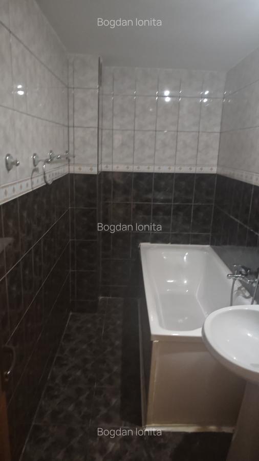 Apartament 2 Camere - Decomandat - Etaj 4/8 - Parc Sebastian - Bucuresti - 12