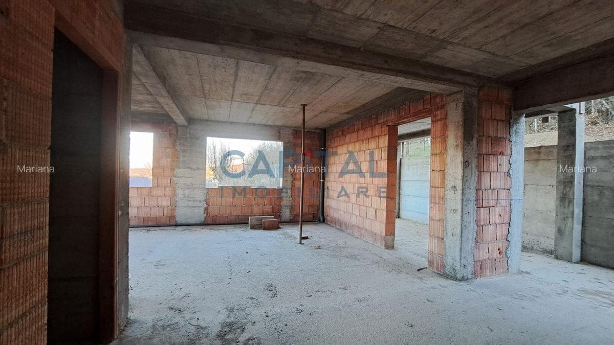 Casa cu garaj, zona Planoare - 12
