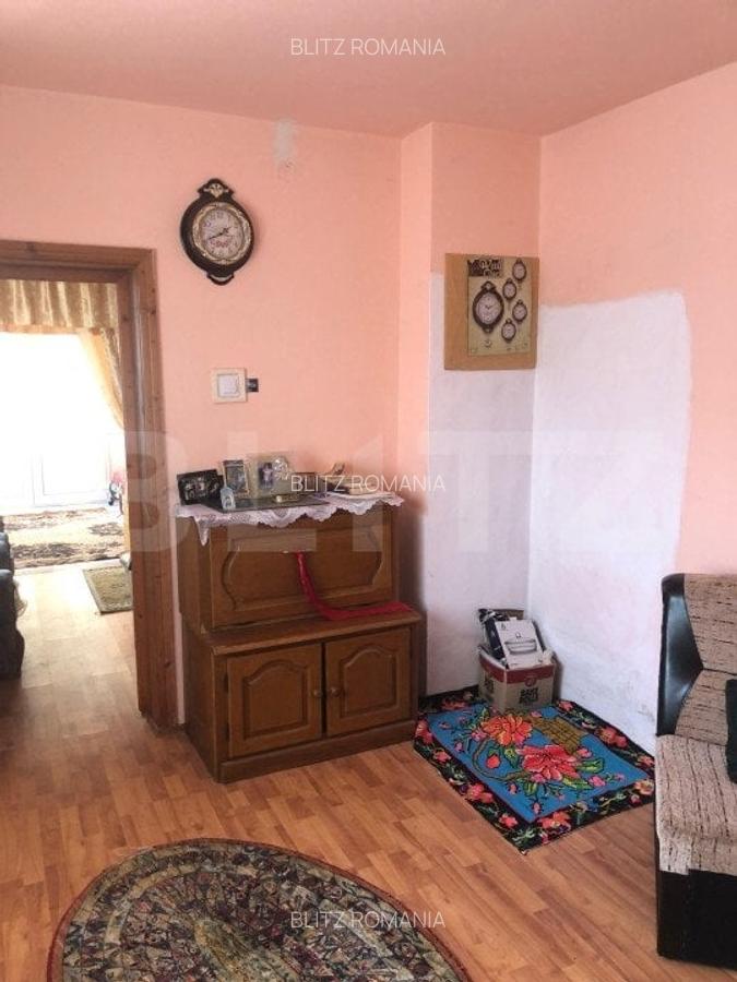 Casa individuala cu 4 camere, teren 2906 mp, la 3 km de Gaesti - 2