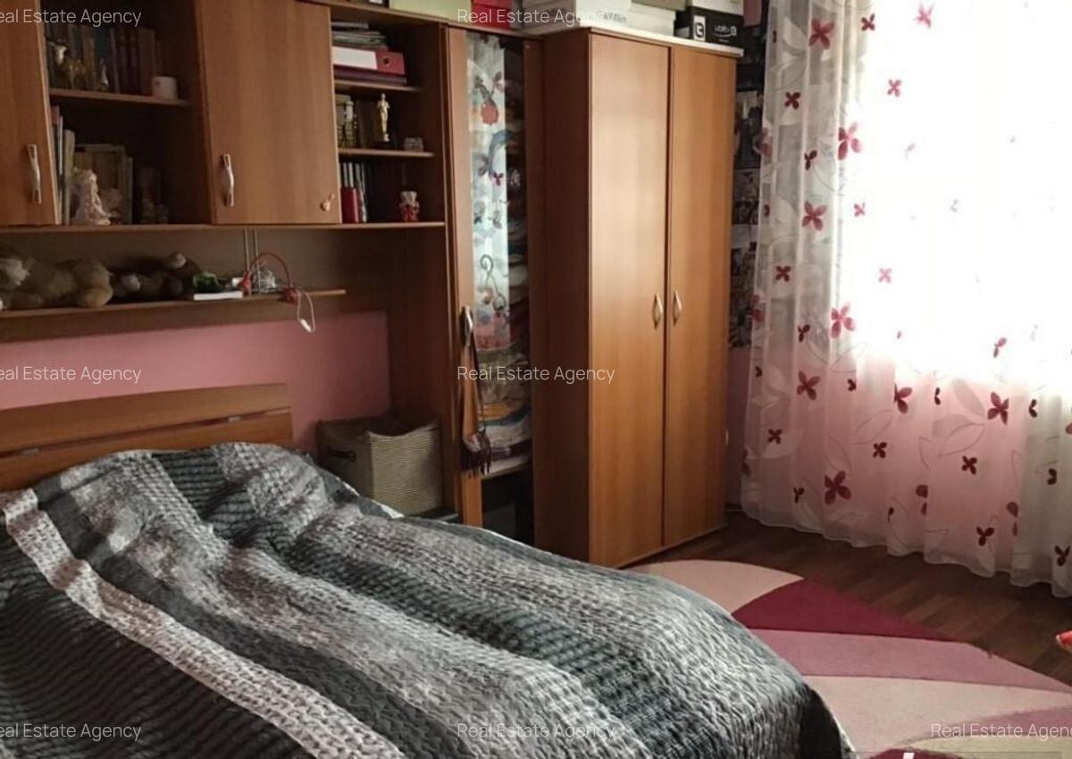 Apartament cu 3 camere in zona Lipovei - 2