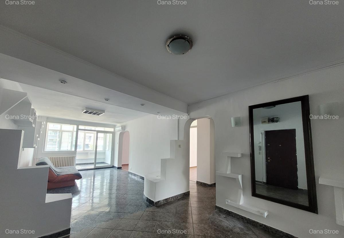 Apartament cu 5 camere semidecomandat, mobilat în Băneasa - 1