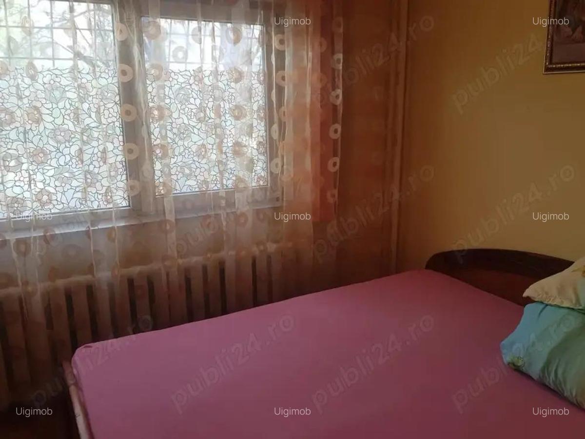 Salajan- str.Minis(in spatele pietei), apartament 2 camere, decomandat, parter 10 - 11