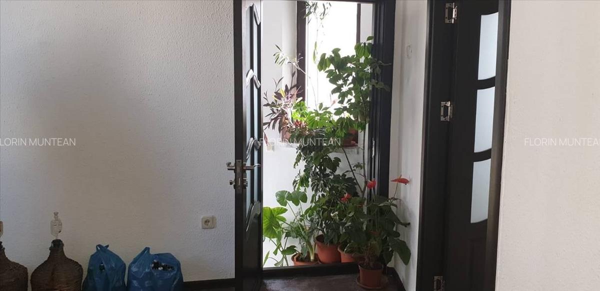 Casă cu 6 camere în ICIL - 11