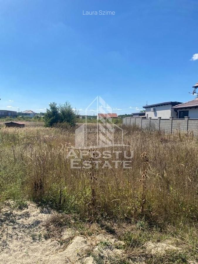 Teren 708 mp intre case - intrare Giarmata Vii - 1