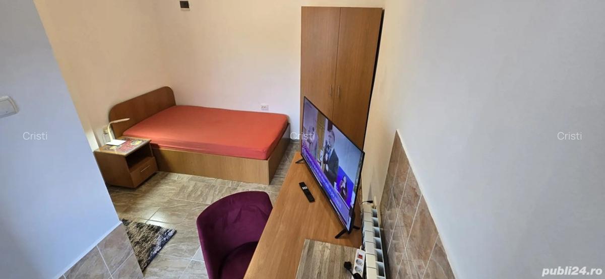 La 5 minute de sta?ia de metrou Eroii Revolutiei - 3