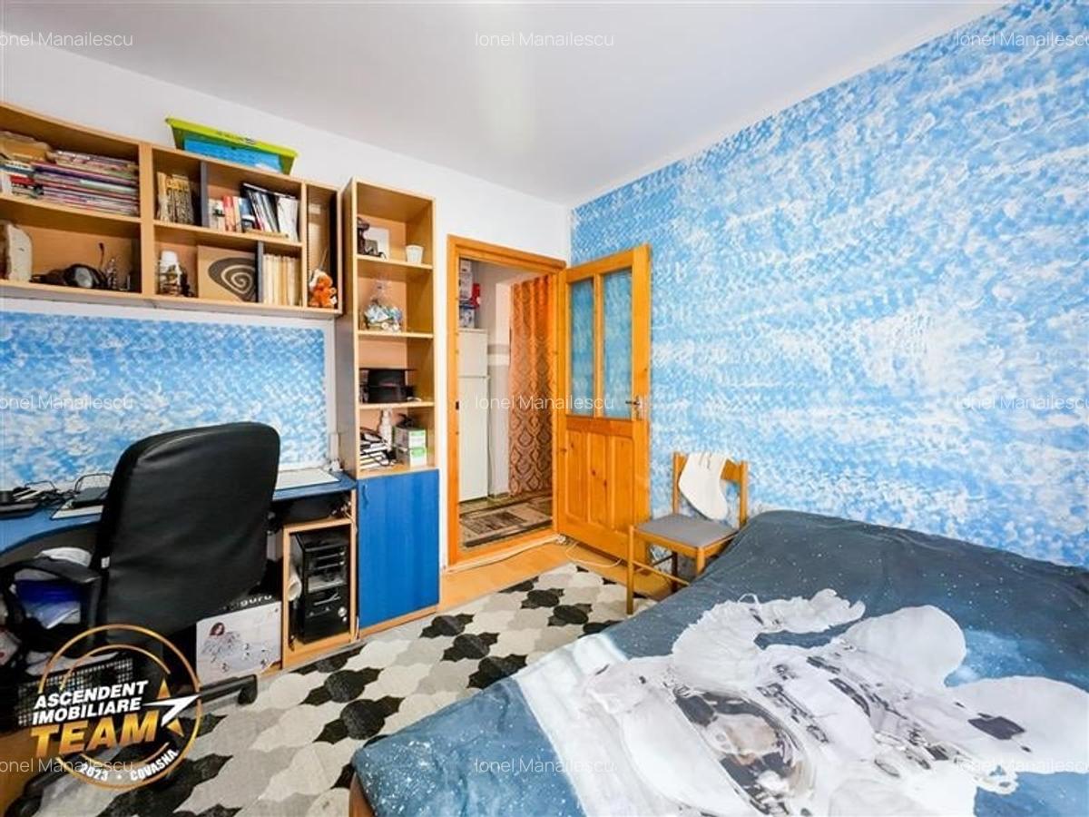 LIVE!Decomandat,pe 4camere,zonare linistita,compozitie frumoasa,facilitati, Leni - 17