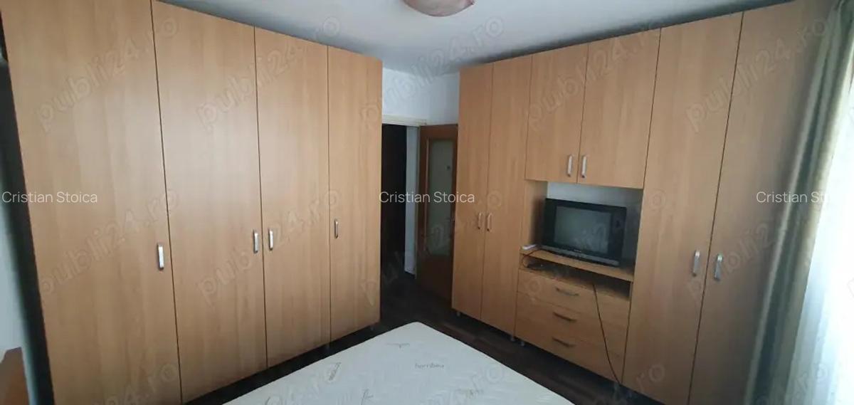 Inchiriez apartament de 3 camere decomandat - 2 Inchiriez apartament de 3 camere decomandat - 2