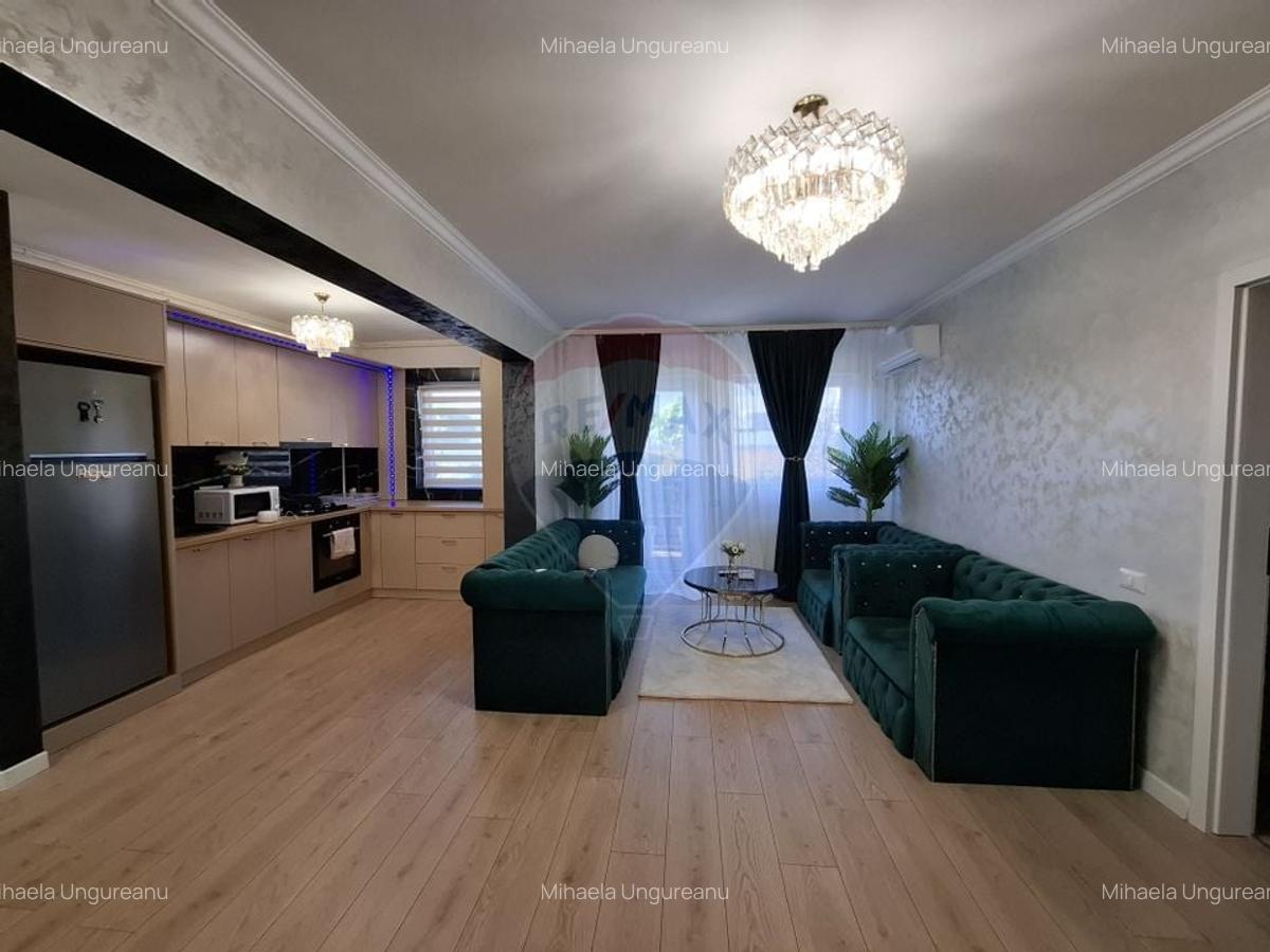 Apartament cu 3 camere  cu loc de parcare si curte proprie -de vanzare - 2
