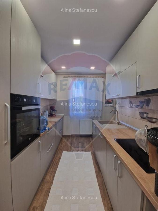 Apartament cu 4 camere de vanzare in zona Ultracentral - 2