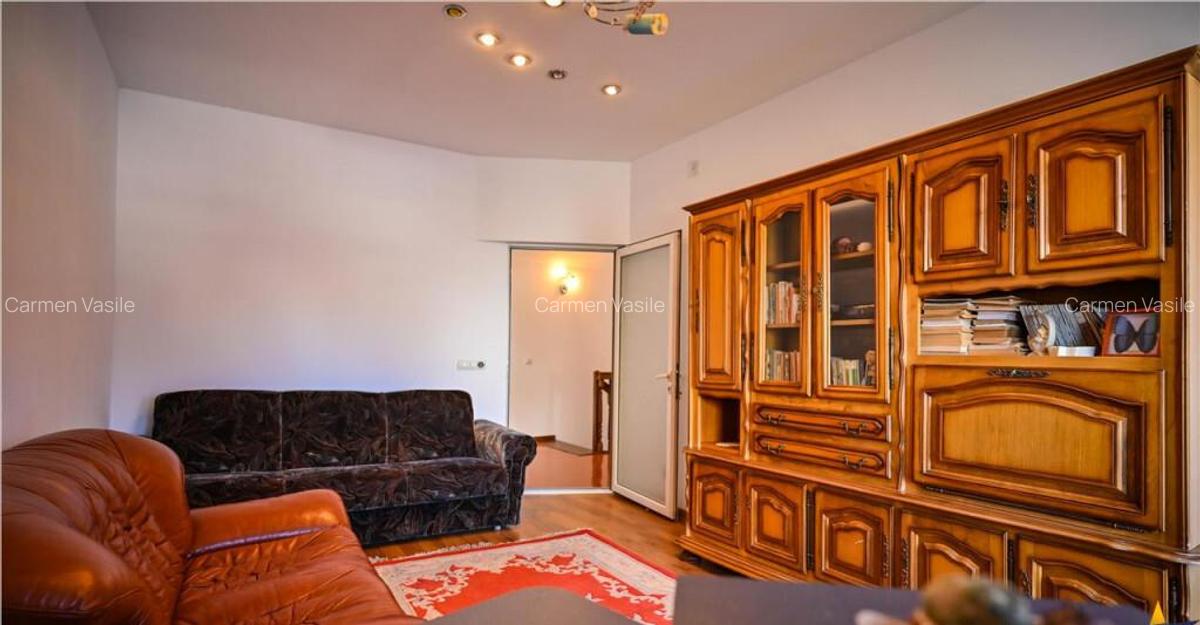 Casa individuala, rezidential servicii cabinete, cartier F - 16