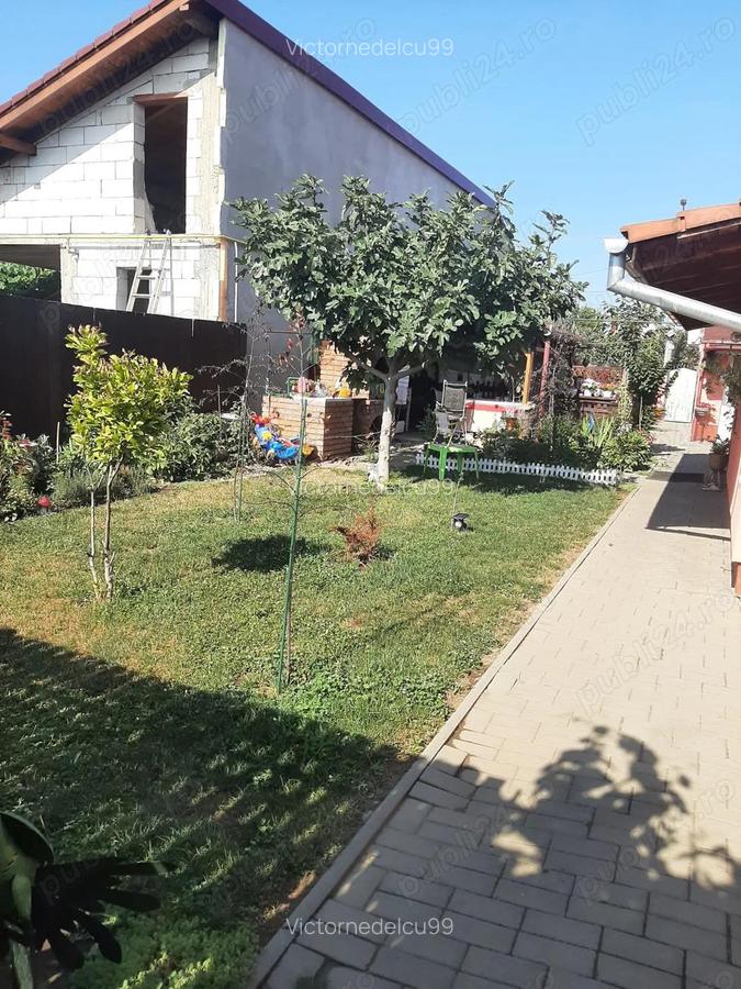 Case cu 7 camere, 2 bucatarii si 3 bai, intr-o curte cartierul Gradiste - 18